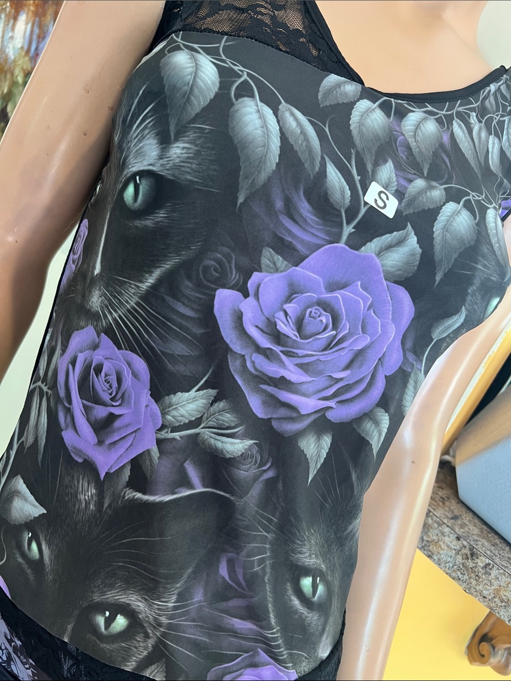Black Lace & Purple spiral direct Rose Cat Print Lace-Trim tank top nwot